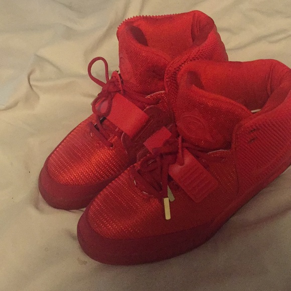 Nike Yeezy Red October - Picture 2 of 4